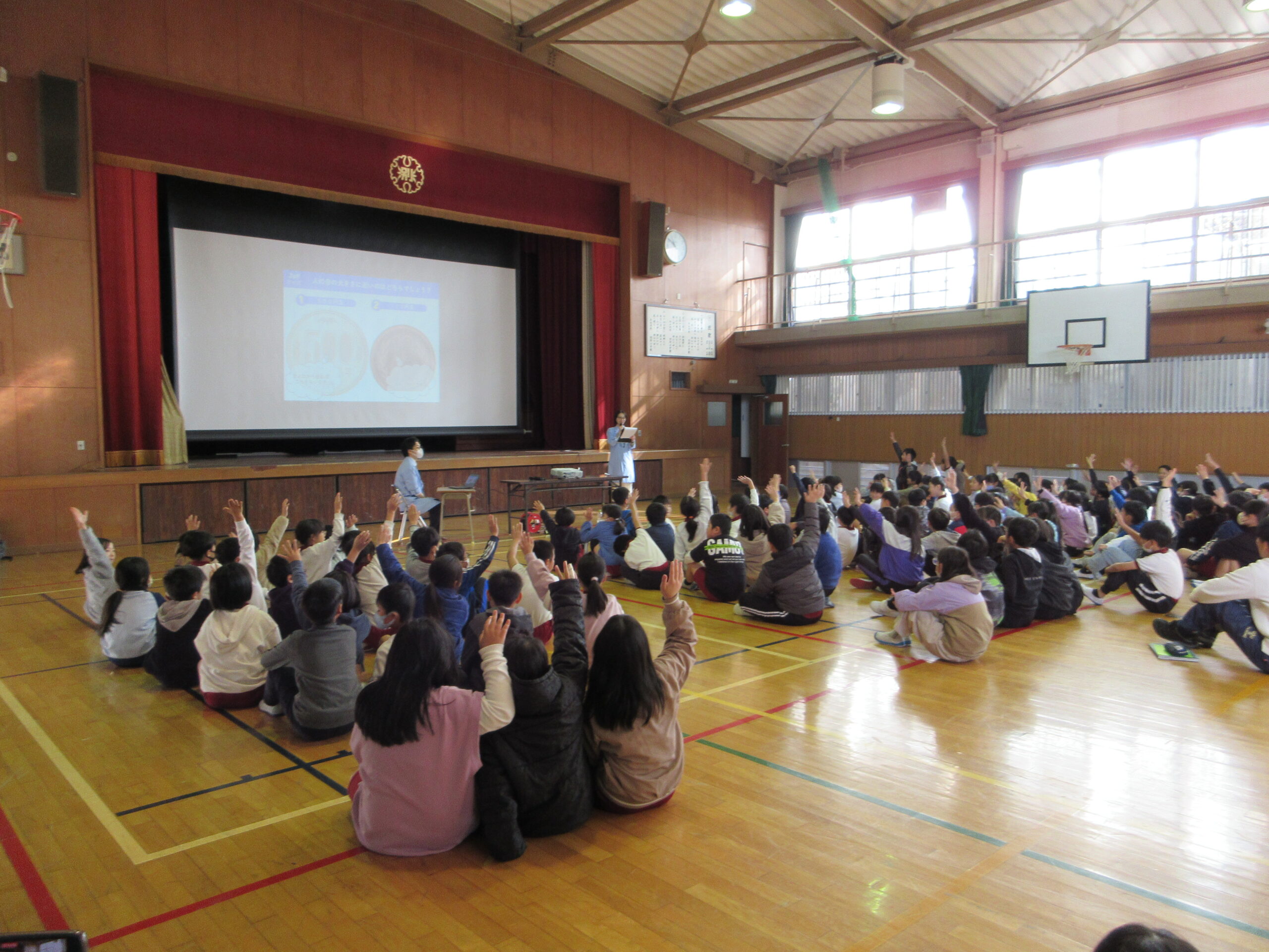 メガネの”Zoff”出張授業　～兵庫県姫路市立別所小学校で「目の健康」に関する授業を実施～