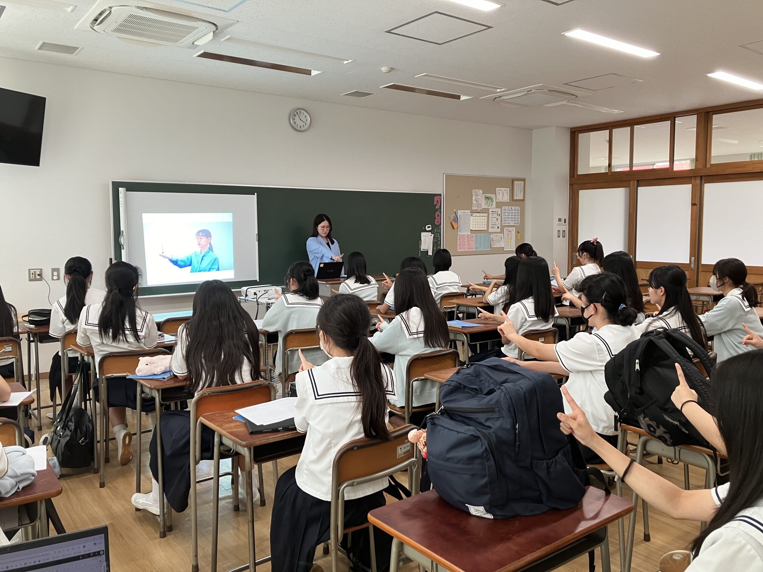 メガネのZoff「目の健康」を啓発する出張授業～学校法人南山学園聖霊中学校～